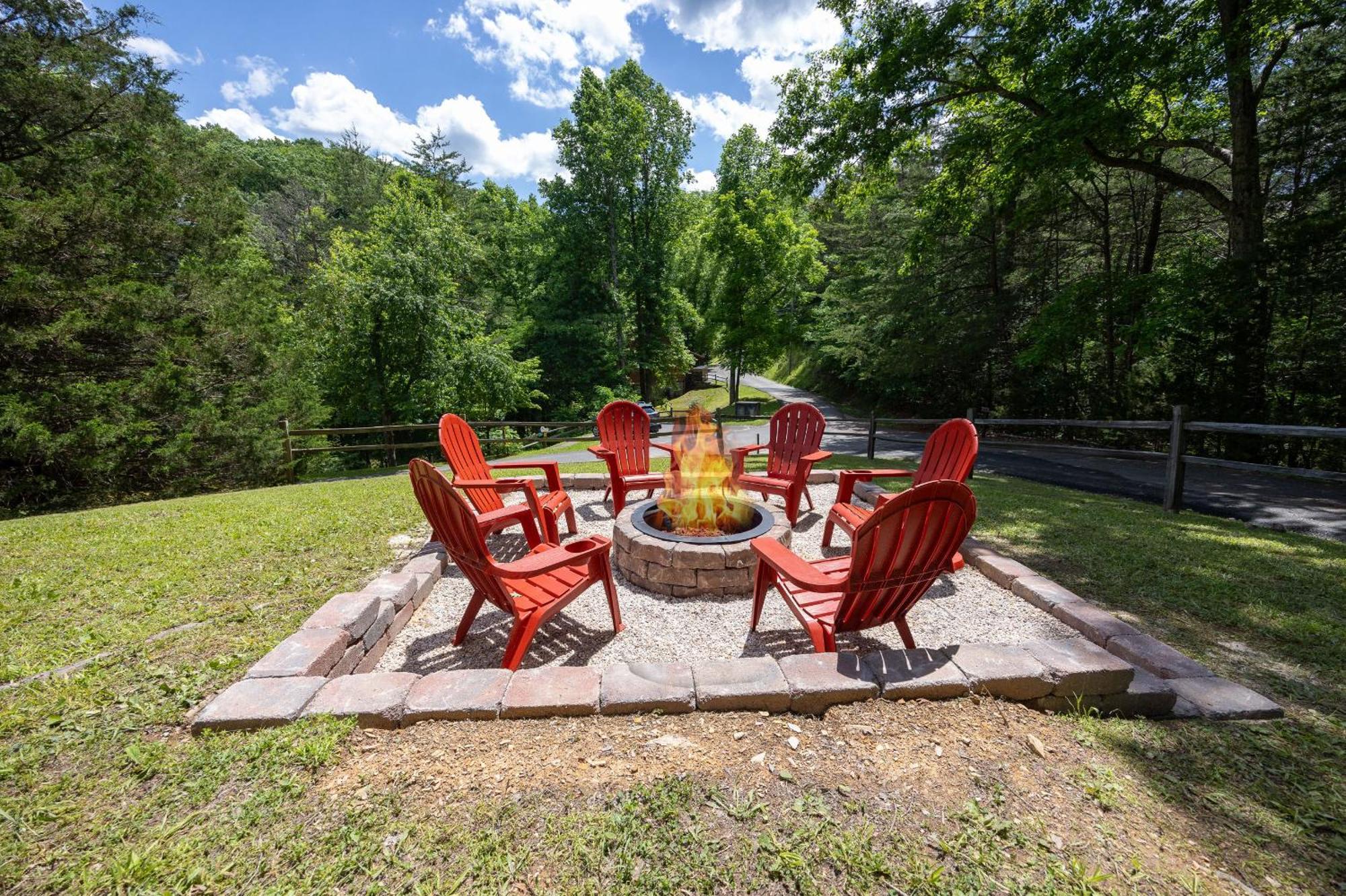 Yoli Bear Hideaway Villa Sevierville Bagian luar foto